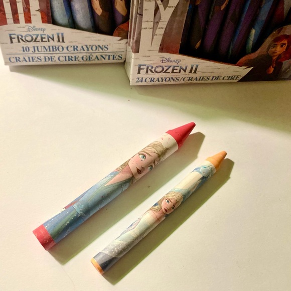 Crayons Frozen 2 ~ 1 Box of 10 Jumbo & 1 Box of 24 smaller/regular size. New (B) - Picture 3 of 4